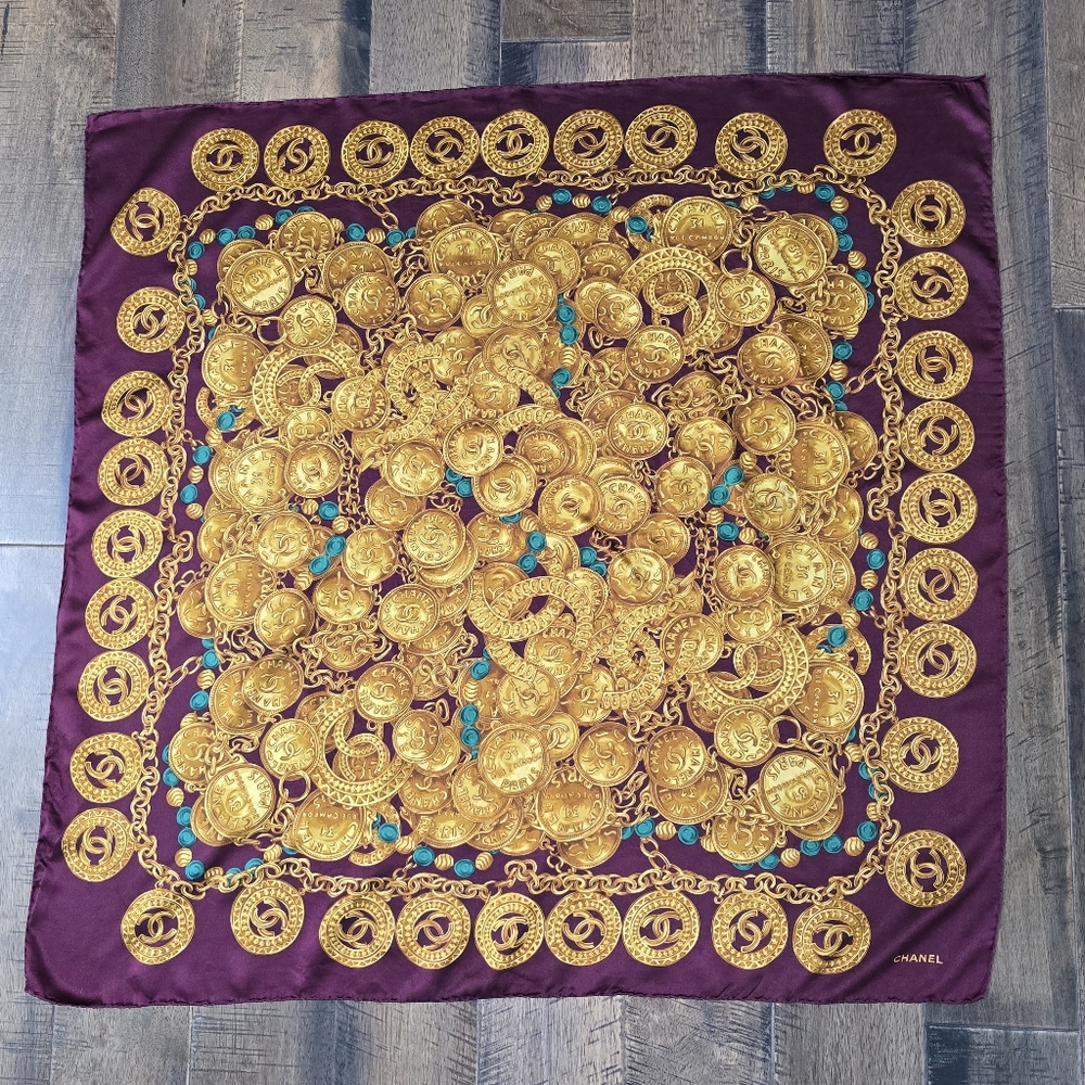 Vintage CHANEL burgundy silk scarf featuring gold chain medallion print motif 34 - Picture 2 of 10